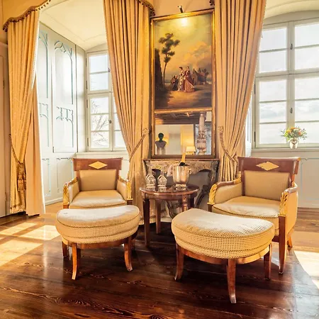 Schloss Frankenberg Szálloda *