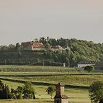 Schloss Frankenberg Hotel *